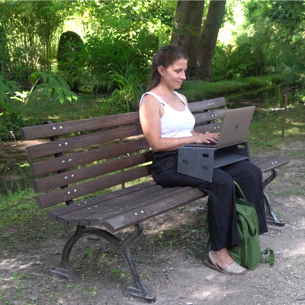 4_foldable_stand_15_carbon_outdoor_10_elfenau_001_carre.webp