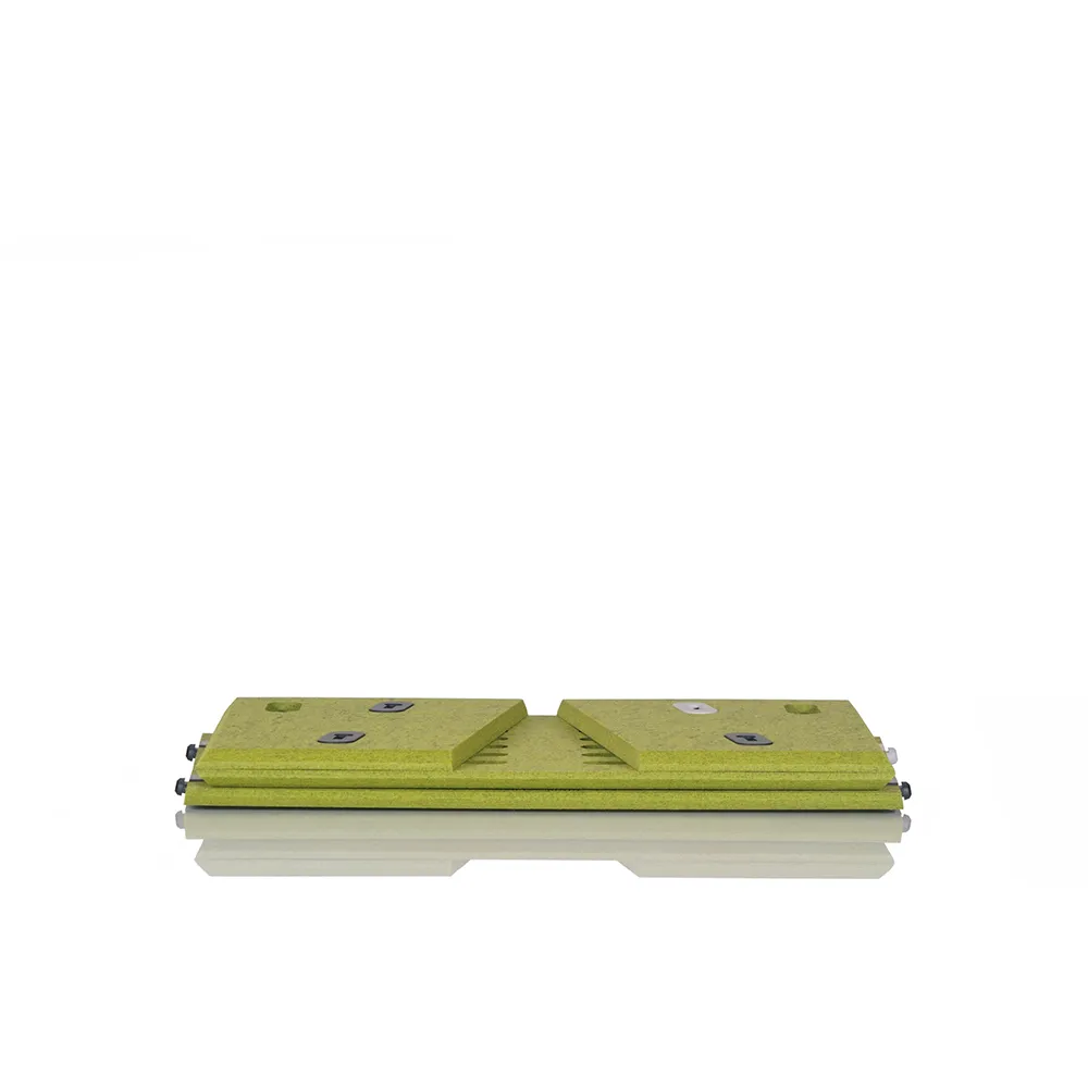 4_foldable_stand_07_apple_green_studio_004_folded_carre.webp