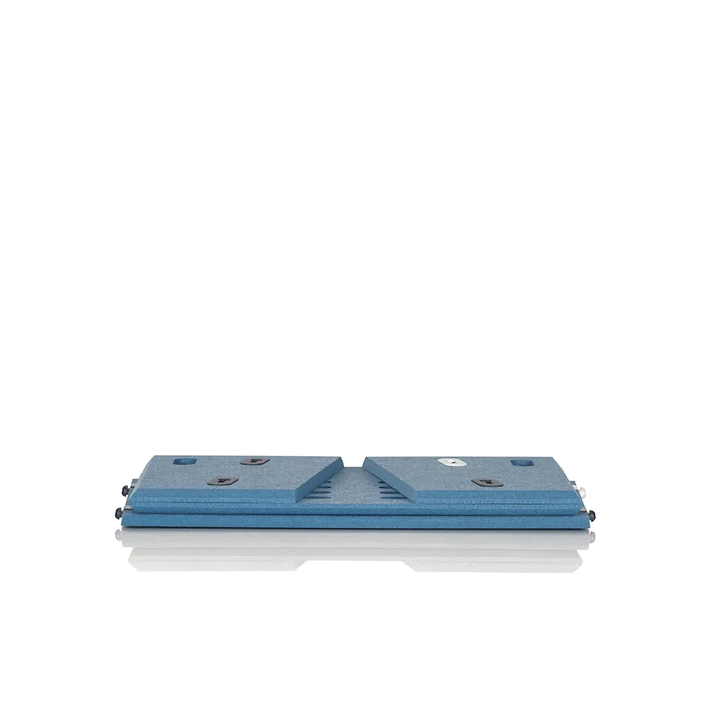 4_foldable_stand_09_ocean_blue_studio_004_folded_carre.webp