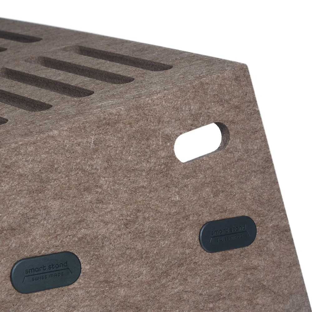 4_foldable_stand_10_hazel_brown_studio_005_produit_carre.webp