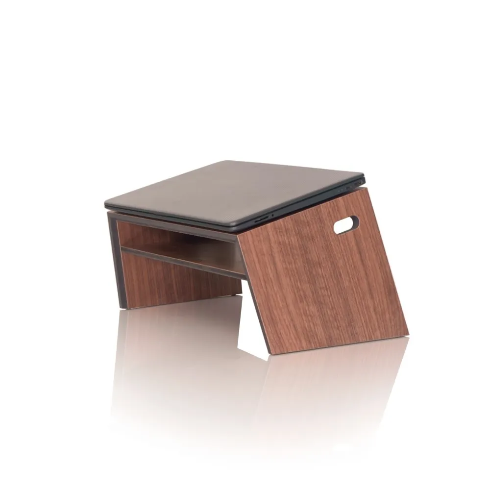 1_Notebook stand_04_walnut_studio_02_laptop_closed_001_carre.webp