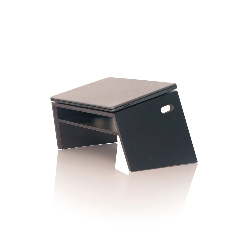 1_Notebook stand_01_black_studio_02_laptop_closed_001_carre.webp