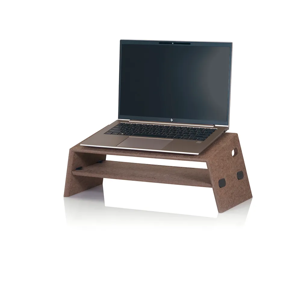 4_foldable_stand_10_hazel_brown_studio_002_laptop_open_carre.webp